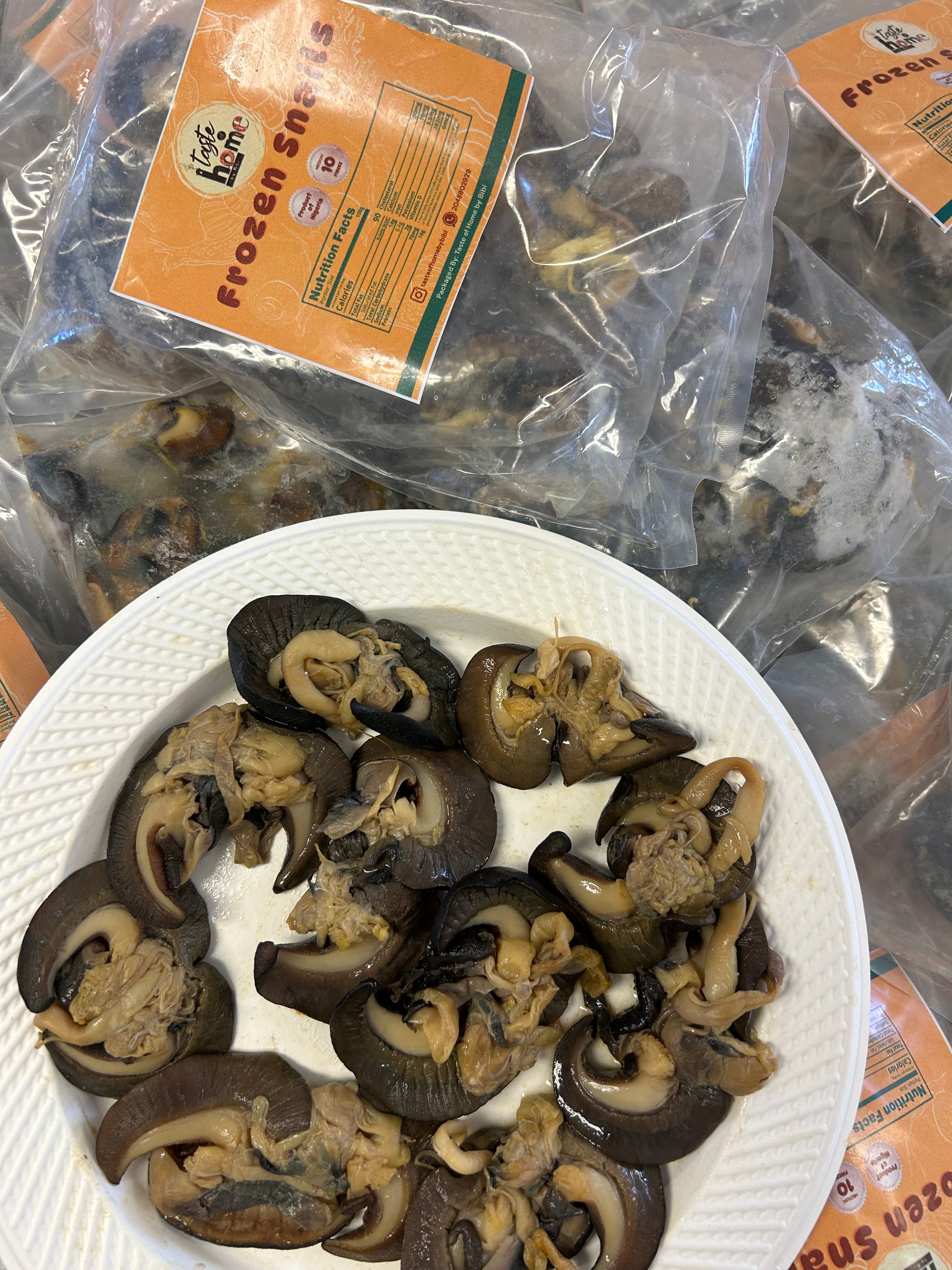 A-10pcs Medium African Bush Snails – Fresh Nigerian Snails, Clean and Ready to Cook (Winnipeg, Canada)