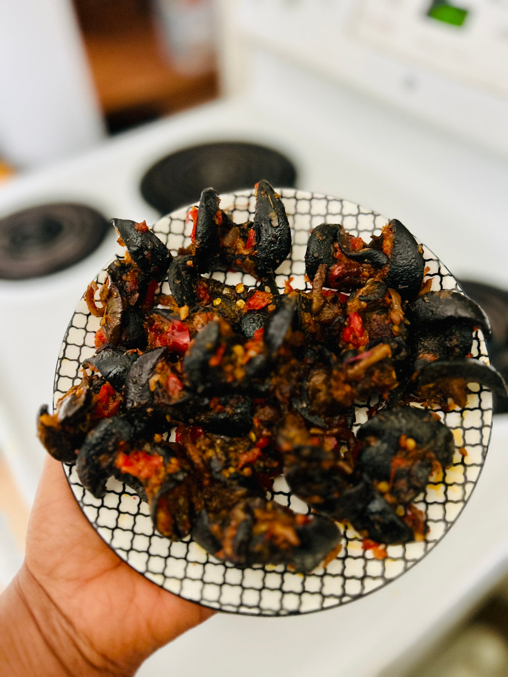 A-10pcs Medium African Bush Snails – Fresh Nigerian Snails, Clean and Ready to Cook (Winnipeg, Canada)